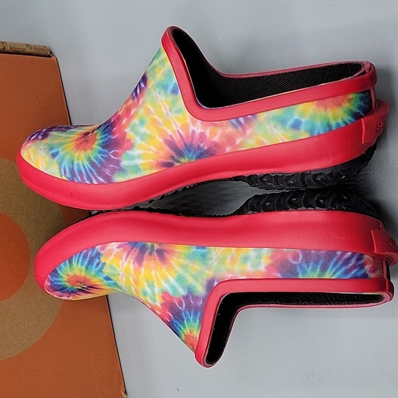 NIB Bogs Patch Clog Tie Dye size 7 - Picture 3 of 7